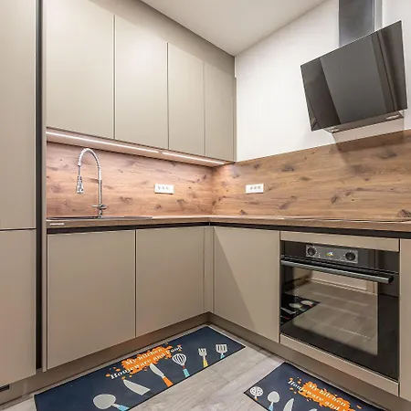Komplett Renoviertes Nur 500 Meter Zum Mit Grill, Smart-tv, Waeschetrockner Apartamento Crikvenica