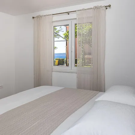 Komplett Renoviertes Nur 500 Meter Zum Mit Grill, Smart-tv, Waeschetrockner *