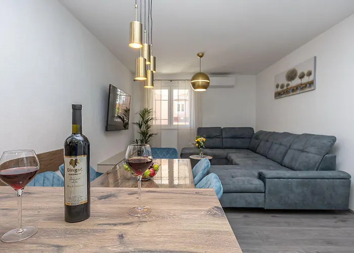 Apartamento Komplett Renoviertes Nur 500 Meter Zum Mit Grill, Smart-tv, Waeschetrockner Crikvenica