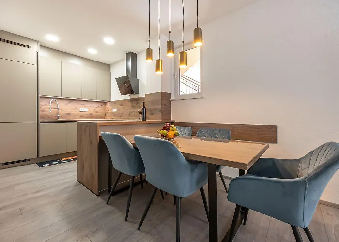 Komplett Renoviertes Nur 500 Meter Zum Mit Grill, Smart-tv, Waeschetrockner