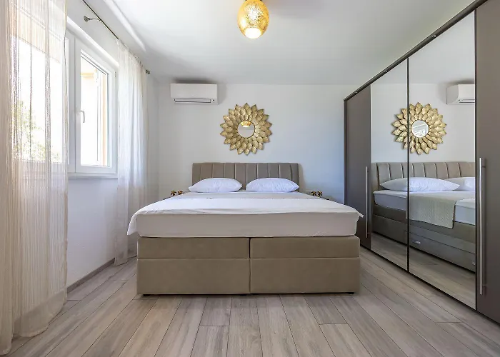 Apartamento Komplett Renoviertes Nur 500 Meter Zum Mit Grill, Smart-tv, Waeschetrockner Crikvenica