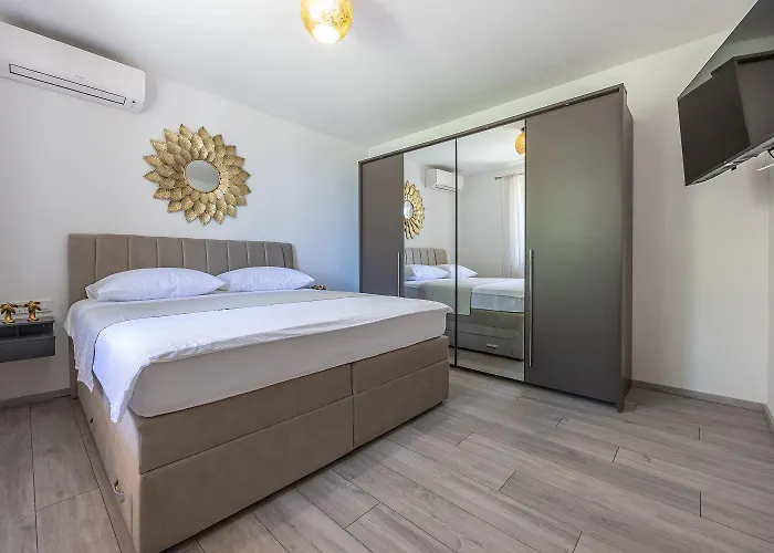 Apartamento Komplett Renoviertes Nur 500 Meter Zum Mit Grill, Smart-tv, Waeschetrockner