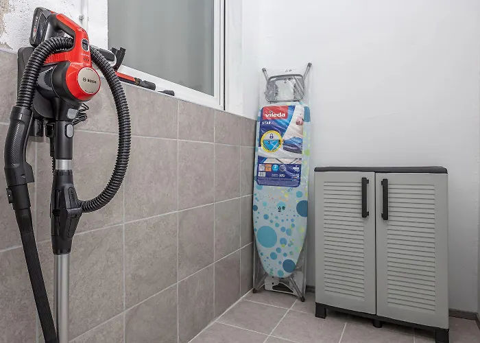 Komplett Renoviertes Nur 500 Meter Zum Mit Grill, Smart-tv, Waeschetrockner *