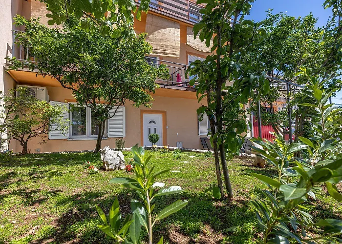 Apartamento Komplett Renoviertes Nur 500 Meter Zum Mit Grill, Smart-tv, Waeschetrockner Crikvenica