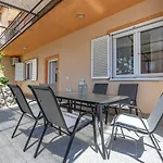 Komplett Renoviertes Nur 500 Meter Zum Mit Grill, Smart-tv, Waeschetrockner *
