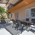 Komplett Renoviertes Nur 500 Meter Zum Mit Grill, Smart-tv, Waeschetrockner * Crikvenica