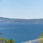 Komplett Renoviertes Nur 500 Meter Zum Mit Grill, Smart-tv, Waeschetrockner * Crikvenica