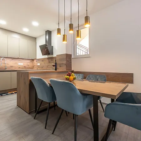 Komplett Renoviertes Nur 500 Meter Zum Mit Grill, Smart-tv, Waeschetrockner