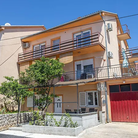 Appartement Komplett Renoviertes Nur 500 Meter Zum Mit Grill, Smart-tv, Waeschetrockner Crikvenica