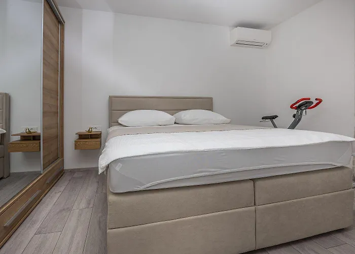 Komplett Renoviertes Nur 500 Meter Zum Mit Grill, Smart-tv, Waeschetrockner *