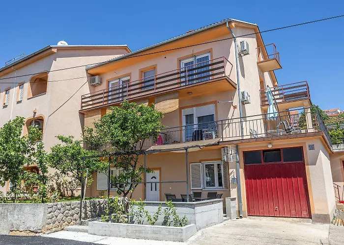 Apartment Komplett Renoviertes Nur 500 Meter Zum Mit Grill, Smart-tv, Waeschetrockner Crikvenica